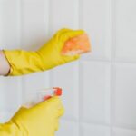 How to Clean Grime in Bathroom Using Home Remedies